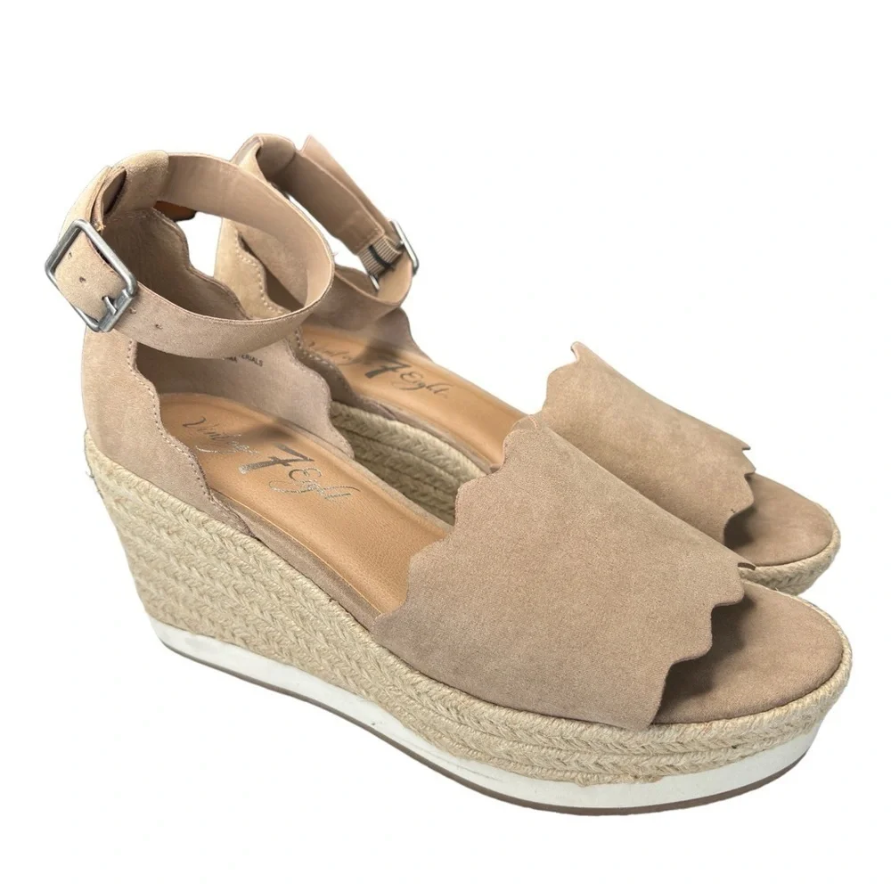 Vintage 7 Eight Wedge Espadrille Sandals Sz 8 Tan Faux Suede Ankle Strap Cushion